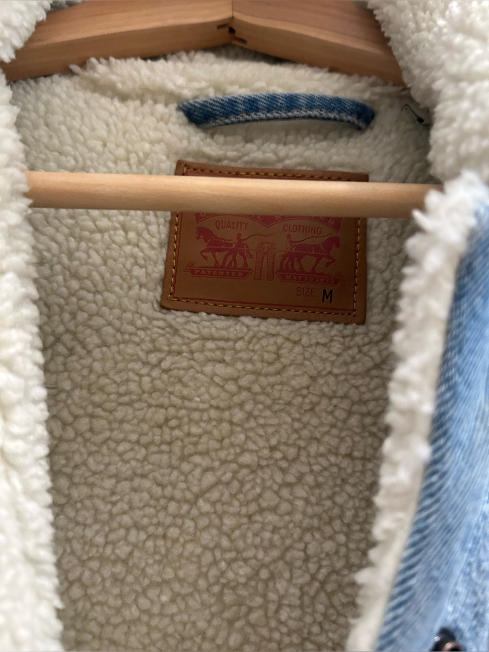 Levi's Light Blue Denim Sherpa Jacket with Red Rose Embroidery - Picture 8 of 10